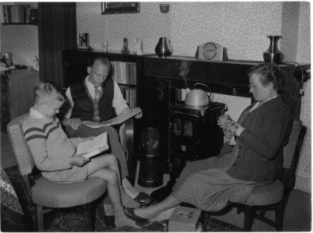 Om de
kachel (1954)