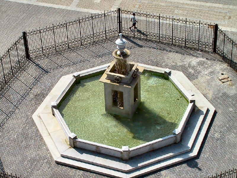 225.fountain