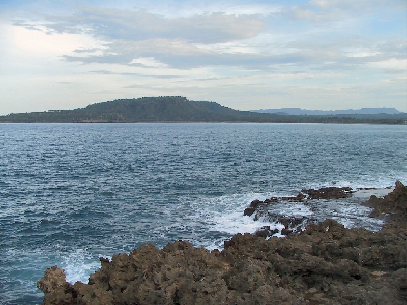 320.along malecon