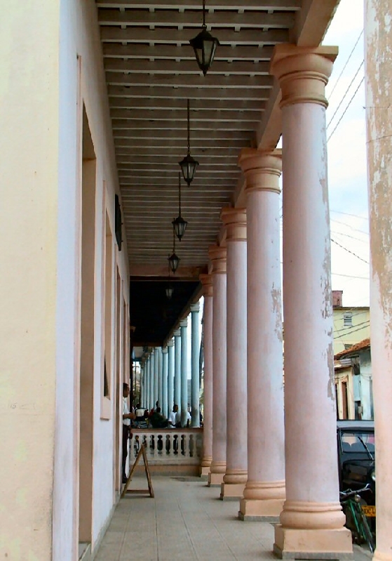 327.portico
