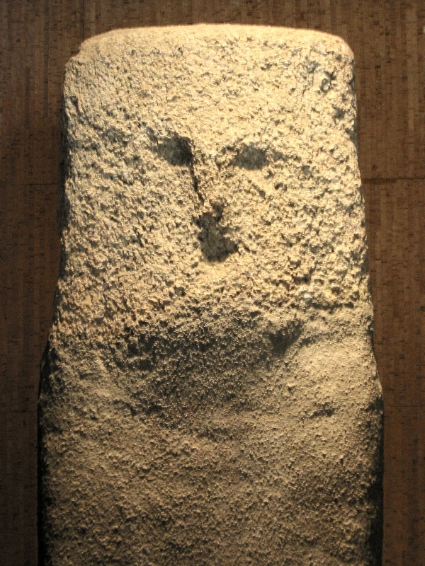 083.menhir