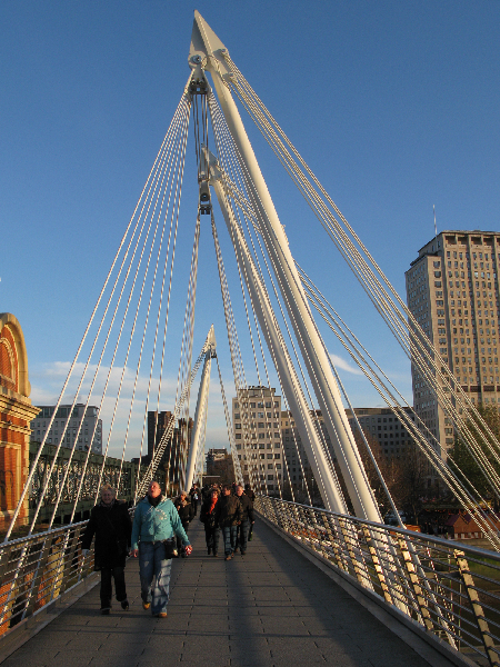 106.hungerford bridge