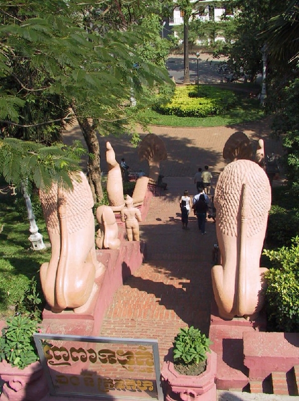 10.6Wat Phnom