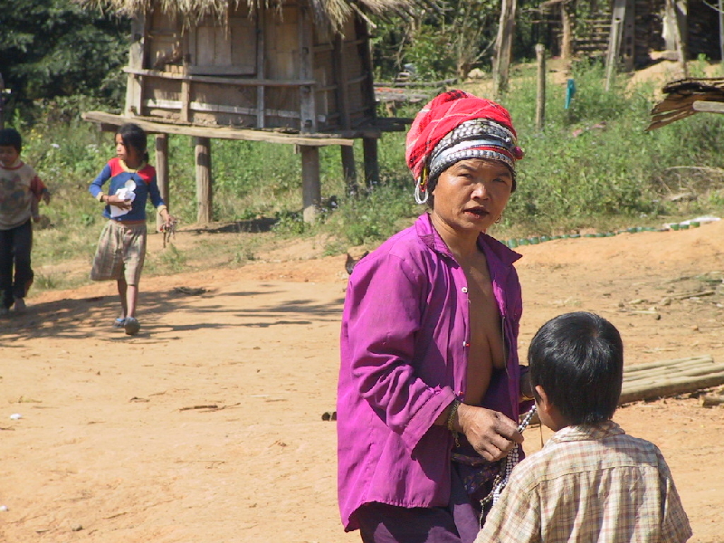 24.akha woman
