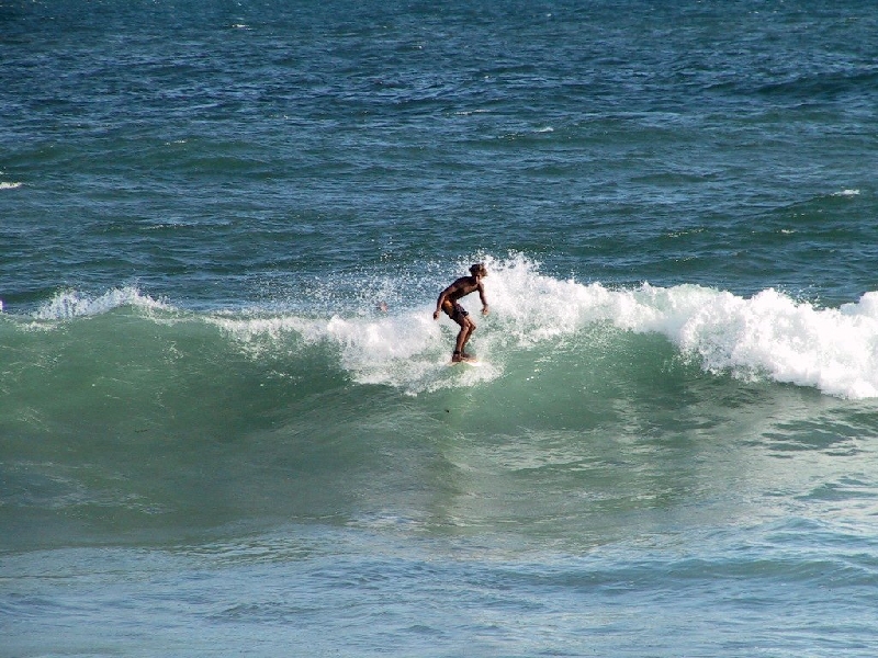 375 surfing in barra