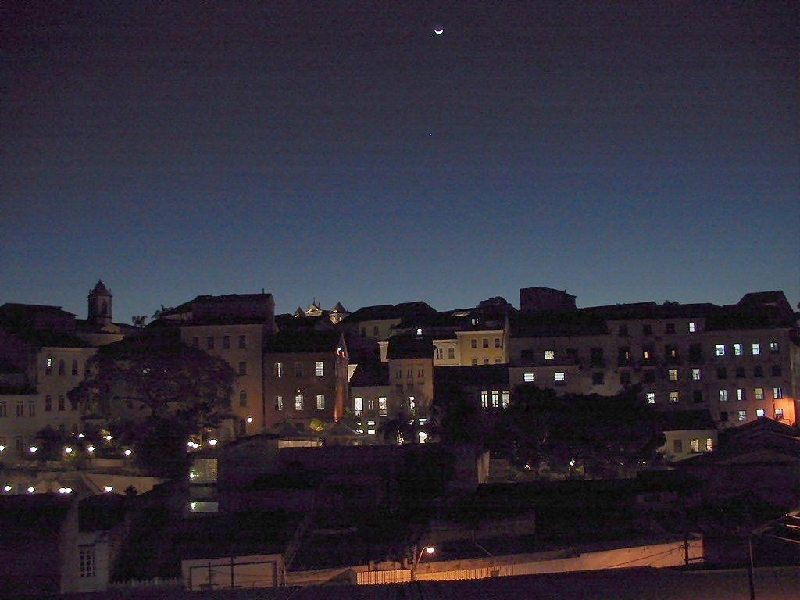 395 moon over pelourinho