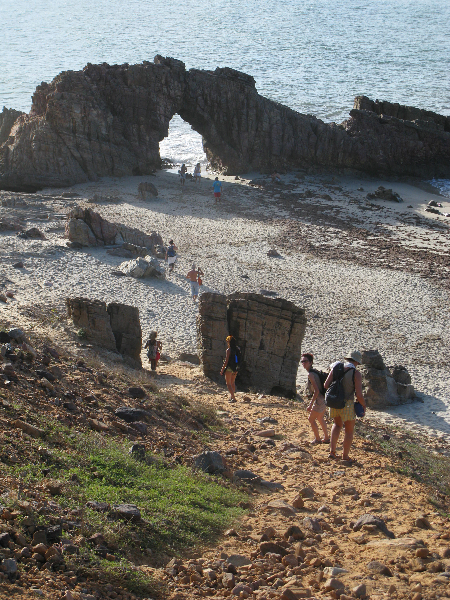 144.pedra forada