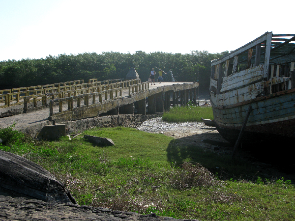 614.old pier