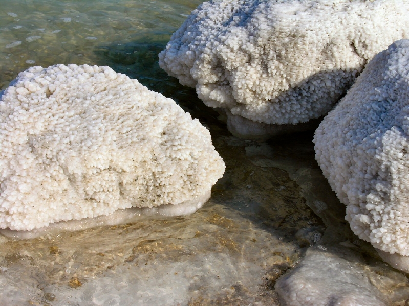 326.salt rocks