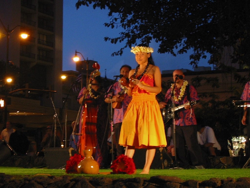 hula dancer